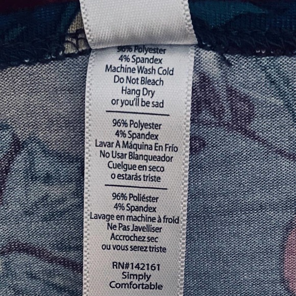 LuLaRoe Classic T Top Size M (10-12) rounded neckline short sleeves - Picture 4 of 7